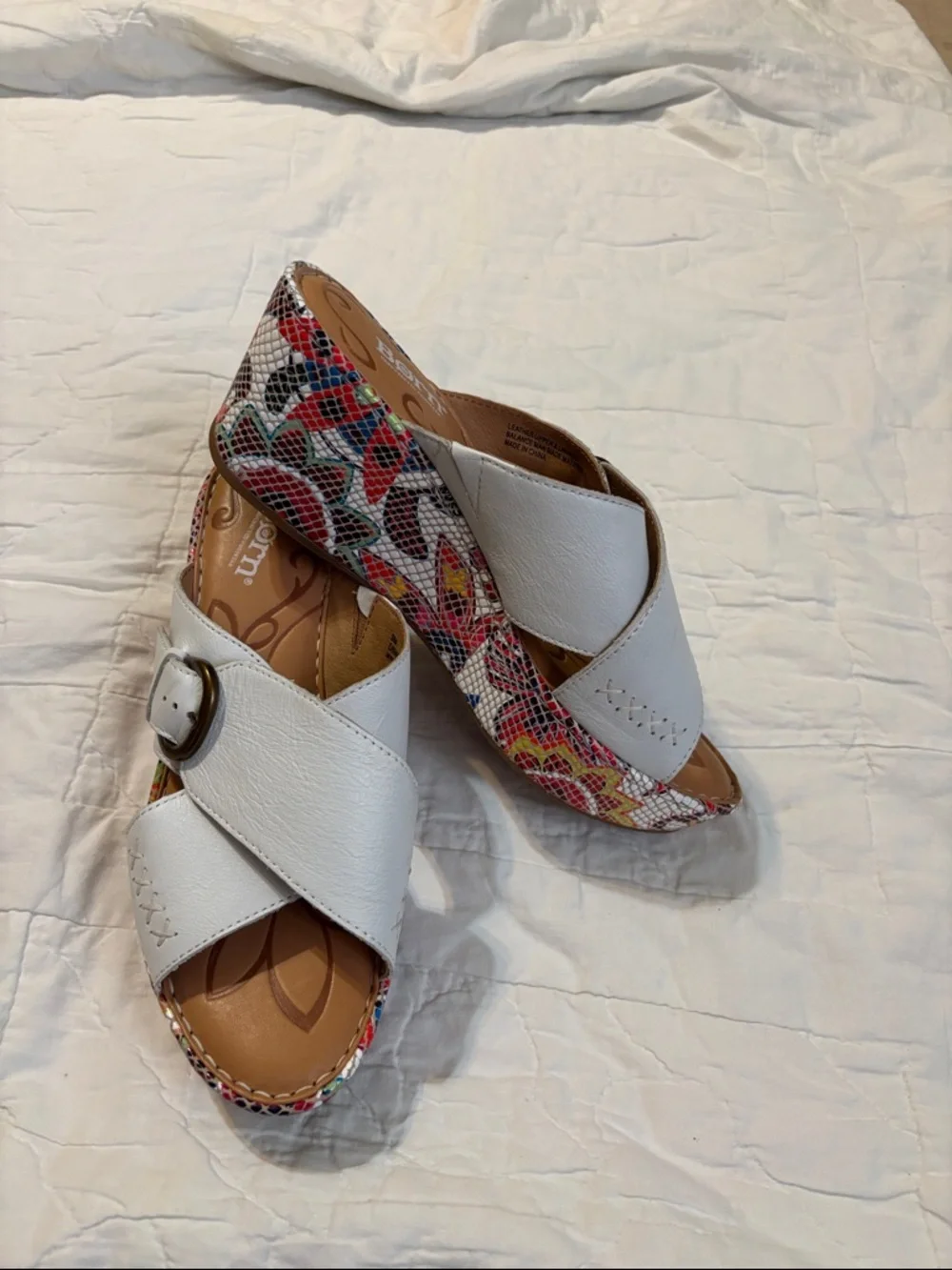 Born White Leather Crisscross Buckle‎ Slide Sandals